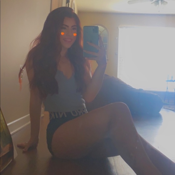 Meet your Posher, Haley - Picture 2 of 6